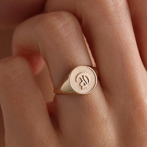 Personalisierter Siegelring aus 14K 18K Gold - Individuell eingravierter Initialring, Monogramm Schmuck, Minimalistischer Statement Ring, Weihnachtsgeschenk für Sie