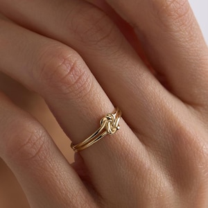 Solid Gold Liebesknoten Ring 10K 14K 18K | Zierliches Gold Knoten Band Minimalist Versprechen Ring für Frauen | Edler Goldschmuck von Ike