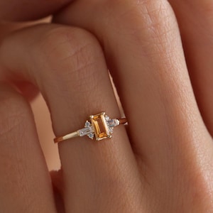 14k Solid Gold Citrine Ring / Engagement Ring / Baguette Gemstone / Dainty Gold Ring/ Citrine Ring / November Birthstone / Stackable Ring