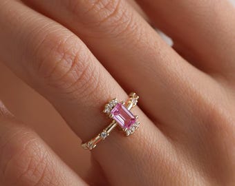 Anillo baguette de zafiro rosa en oro macizo de 14 k, anillo de compromiso, piedra preciosa baguette, anillo de oro delicado, anillo apilable, regalo de San Valentín