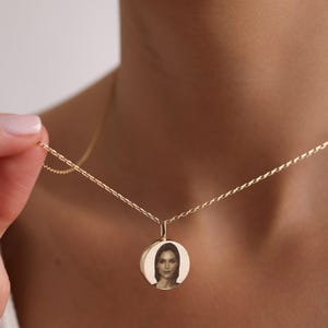 14k Solid Gold Urne Runde Halskette Personalisierte Asche Halter Gedenkstätte Andenken Schmuck Handschrift, Bild Fingerabdruck erhältlich