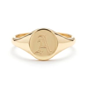 Chevalière ovale initiale en or 10 carats 14 carats 18 carats, bague auriculaire monogramme personnalisée