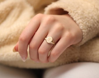 14k & 18k Gold Oval 12MM Signet Ring / Handmade Engraved Oval Signet Ring / Gold Signet Ring Available in Gold, Rose Gold and White Gold