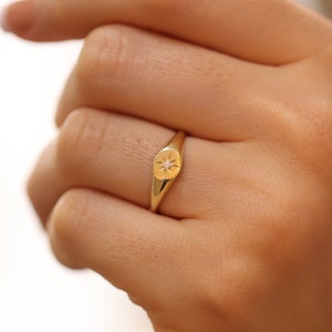 14k & 18k Gold Signet Diamond Ring / Handmade Signet Diamond Ring / Unisex Signet/Gold Signet Ring Available in Gold, Rose Gold, White Gold