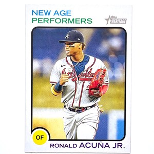 Tarjeta de inserción de Ronald Acuña Jr. 2022 Topps Heritage New Age Performers n.° NAP-9
