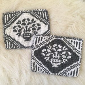 Flowers In A Vase Potholder Pattern
