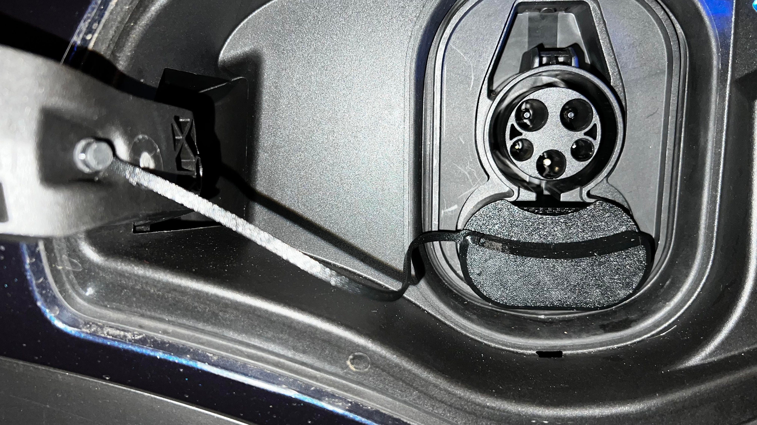 Magnetic CCS Charging Port Cover For Tesla Model S/3/X/Y - Dust & Moisture Protector-721713
