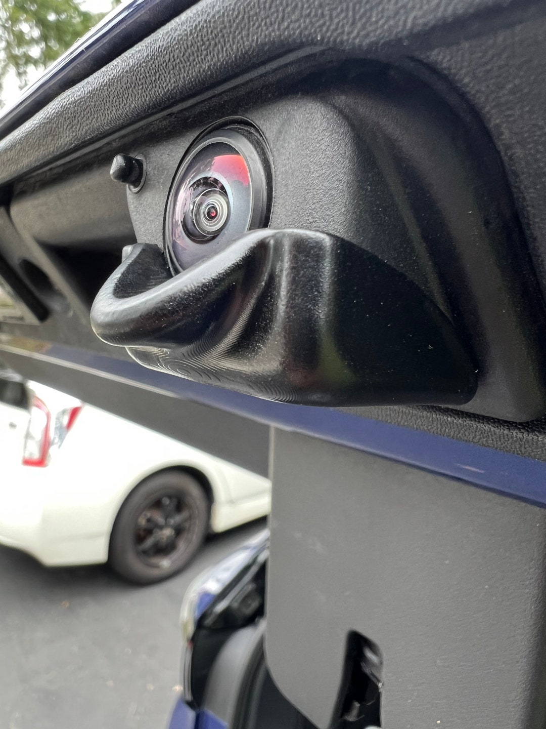 A Better Backup Camera Hood for VW ID4 Improves Backup