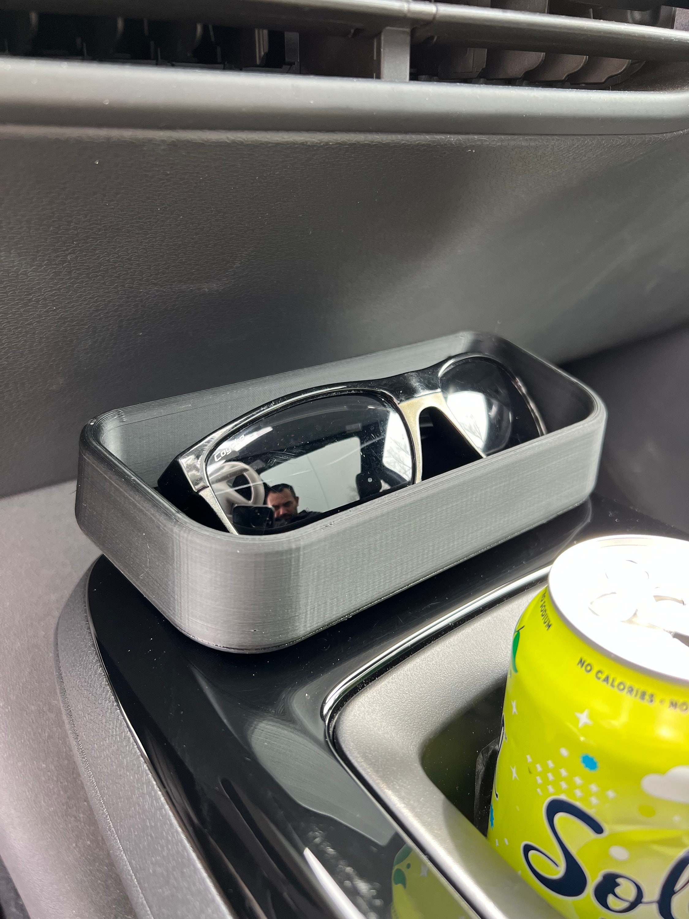 Rangement console centrale avec ports USB - C'est cadeau ! - Forum et Blog  Tesla