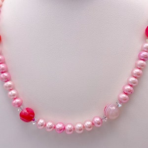 Pink freshwater pearls and pink agate gemstone necklace and earring set, light pink jewelry set, Gift for Her