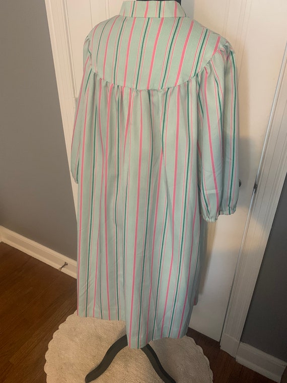 1970s Green and Pink Striped House Dress - image 4