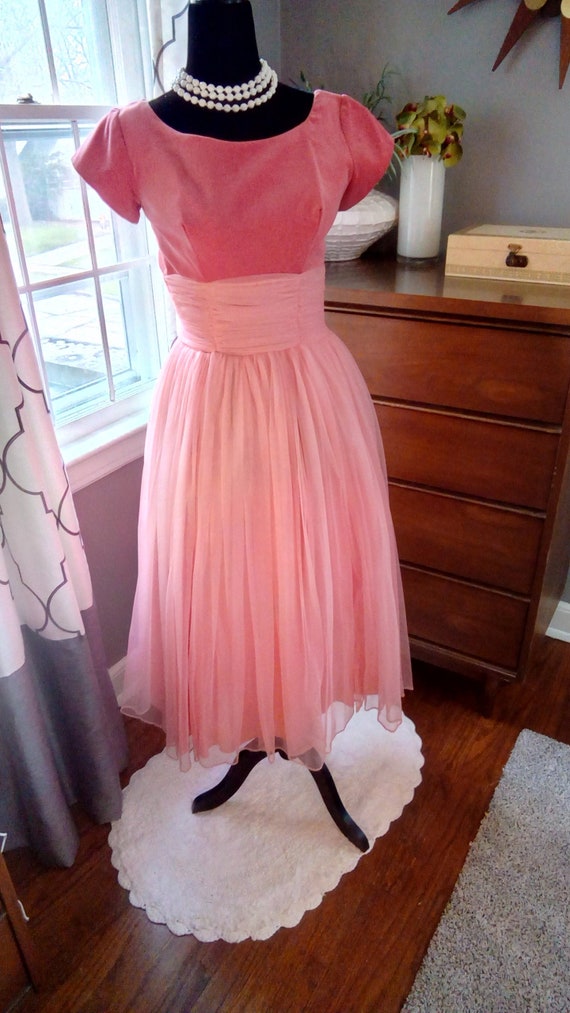 1950s Pink Tulle and Velvet Party Dress - image 3