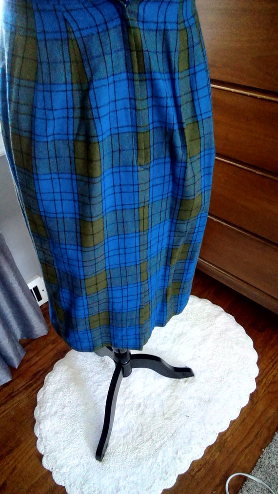 Green and blue vintage wool plaid skirt - image 3