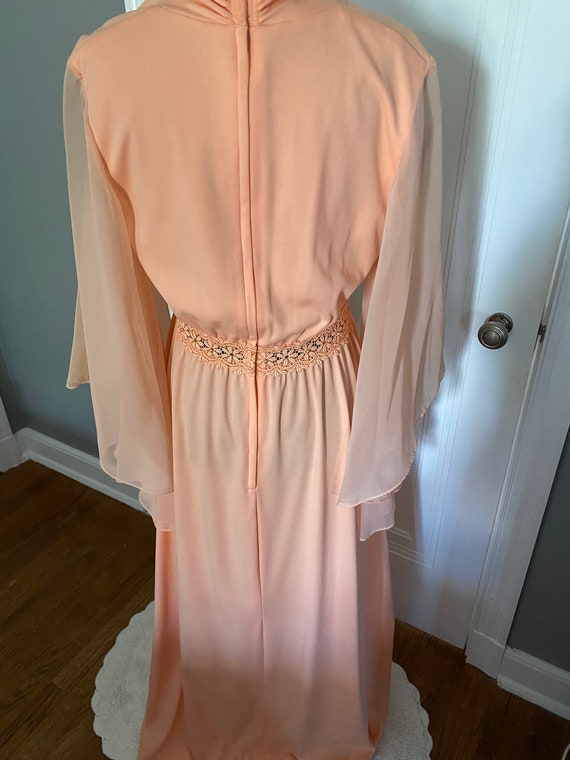 Vintage Peach Polyester Gown with Flower Details - image 5