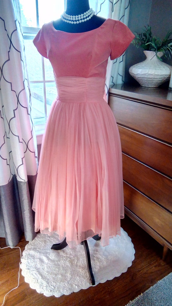 1950s Pink Tulle and Velvet Party Dress - image 4