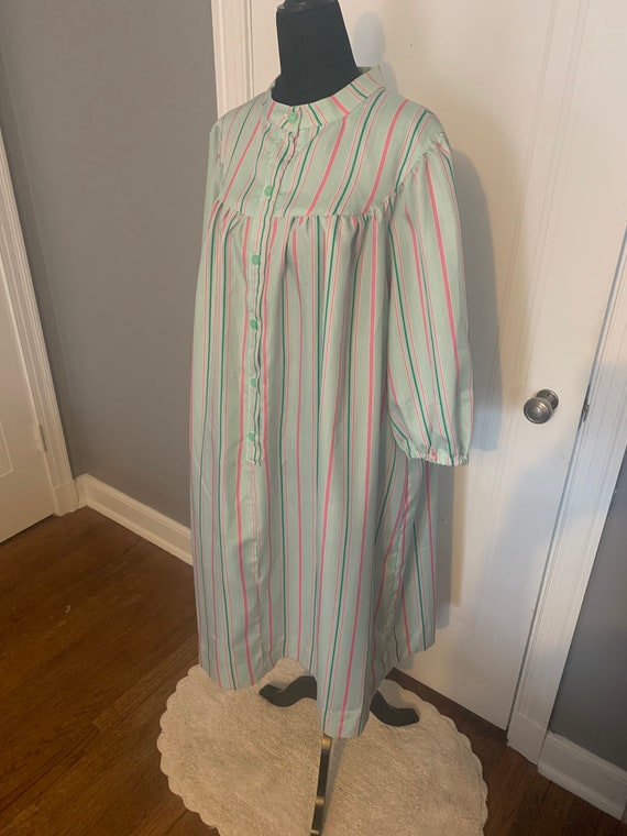 1970s Green and Pink Striped House Dress - image 2