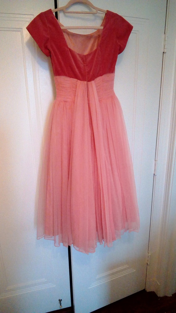 1950s Pink Tulle and Velvet Party Dress - image 7