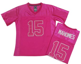 Camiseta rosa brillante personalizada para mujer del equipo de fútbol de Kansas City Patrick Mahomes n.° 15