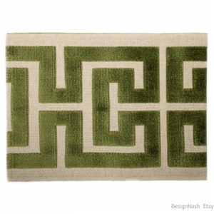 7&quot; Corinthian Key Velvet Border Tape Trim green