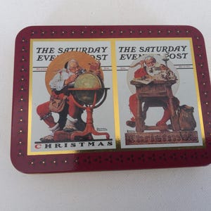 Cartes à jouer avec un design de Noël vintage dans une boîte en fer blanc