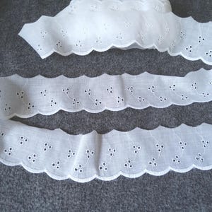 wide eyelet lace (10+ yards), white