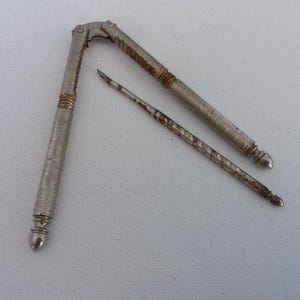 nutcracker with tool (2 pieces)