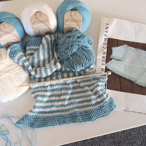 Proyecto de tejido sin terminar - azul y blanco