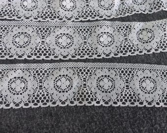 white lace (10+ yards) no stretch