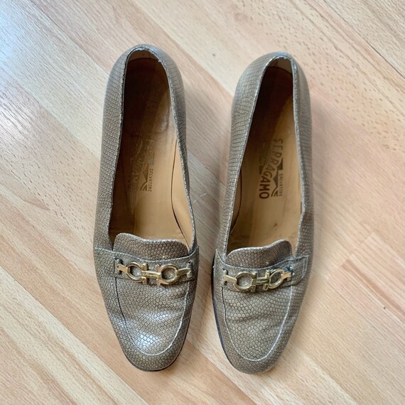 Tan Crocodile Print Ferragamo Loafers With Iconic Gold  display picture 1