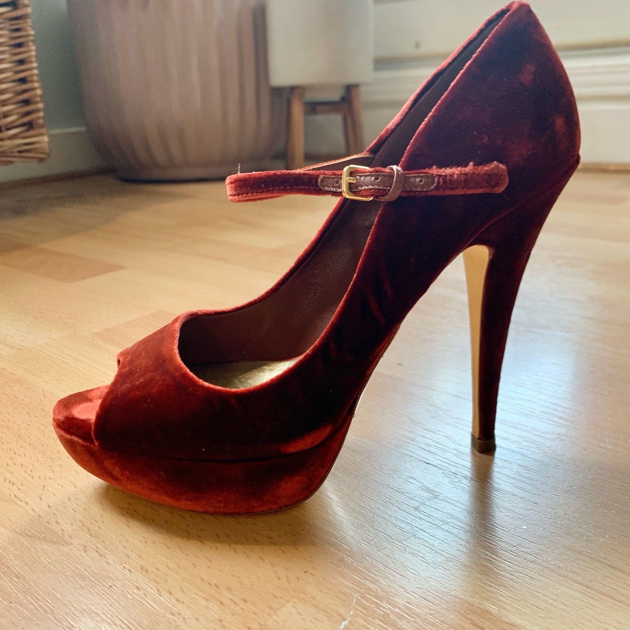 Sexy platform deals heels