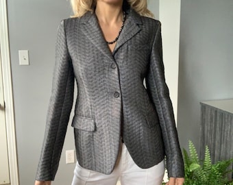 Iconische Y2K grijze + elektrischblauwe Miu Miu-blazer met enkele (repareerbare) schade, weergegeven op foto's, maat 40