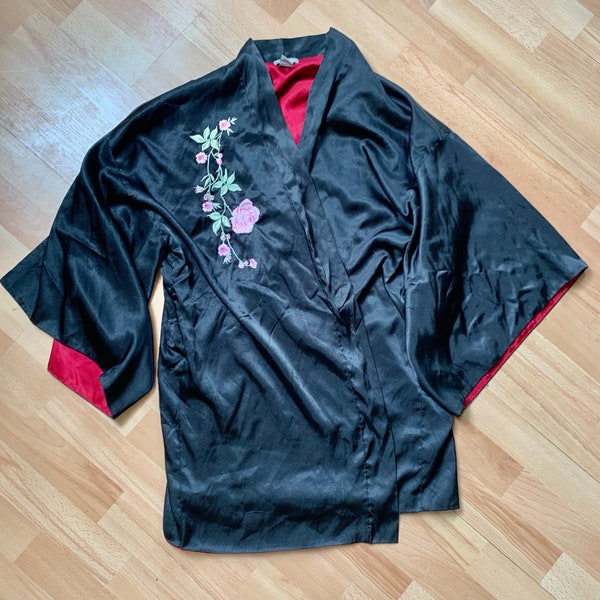 Stunning reversible black / red truevintage Y2K silk kimono with embroidered pink flowers - one size