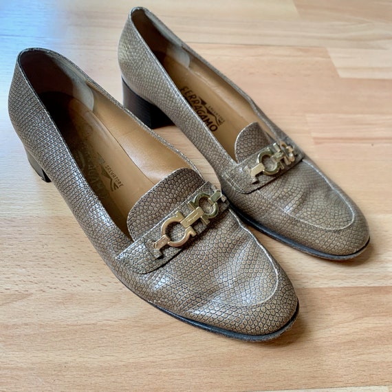 Tan Crocodile Print Ferragamo Loafers With Iconic Gold  display picture 3