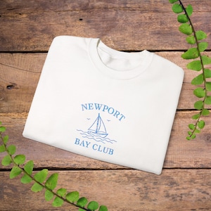 Felpa ricamata Newport (UNISEX), maglione Newport, souvenir Newport, regalo speciale Newport.