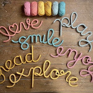 Lettering made of wire and wool * children's room * decoration * read play smile enjoy explore love