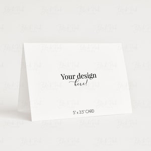 Mockup di carte piegate a 4 barre, mockup di carte di ringraziamento, mockup Bifold, mockup di carte 3,5x5. Modello minimo,