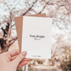 Photographies 3.5x5, carte, maquette, RSVP, carte, maquette, à, floral, fond, vertical, merci, carte, mockup, ressort, mockups, poche, carte Banques de Photographies