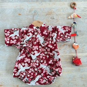 Lentecadeau, sakurakraanvogel babykimono, baby jinbei, gemaakt in Japan, uniek, handgemaakt, lente, verjaardagscadeau, pasgeboren baby
