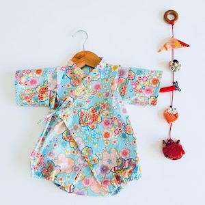 NIEUW!! Sakura babykimono, baby jinbei, handgemaakt, gemaakt in Japan, verjaardagscadeau, Japans cadeau, cadeau pasgeboren baby, kersenbloesem