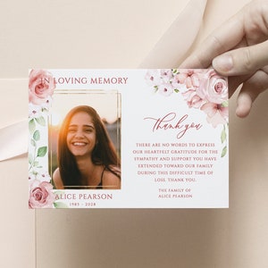 Carte de remerciement funéraire Rose fard à joues Carte de remerciement funéraire florale Blush Floral funéraire catholique rose Merci Carte commémorative modifiable