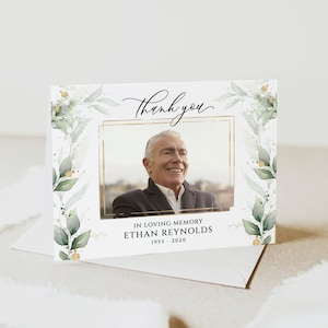 Cartão de agradecimento de funeral dourado Cartão de agradecimento de funeral de vegetação Cartão memorial editável para impressão Modelo de cartão de agradecimento cartão funerário Green Jay