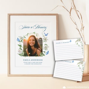 Papillon bleu Lys blanc Partagez une carte mémoire et signez pour les funérailles florales blanches Partagez un signe de mémoire Mots d'amour avec photo Mémoire commémorative