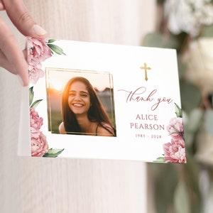 Blush Peony Funeral Merci carte Pliable Gold Cross Funeral Merci Card Pink pivoine catholique Funeral Merci Photo Editable Memorial
