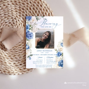 Modèle d'invitation pour les funérailles d'une rose blanche bleue, invitation électronique à la célébration de la photo d'une rose blanche bleue, bleue blanche et florale pour les funérailles