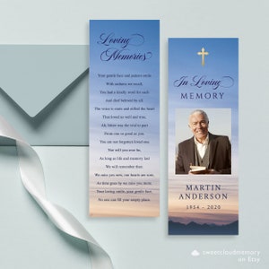 Ciel bleu Croix d'or dans la mémoire aimante Modèle de marque-page funéraire Sunrise Sky Célébration de la vie Marque-page Carte commémorative souvenir funéraire
