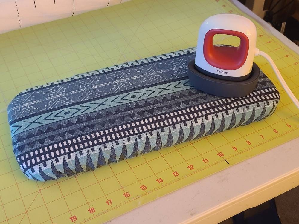 1pc Mini Ironing Sleeve Rack Folding Ironing Board Ironing Tool for Home, Size: 26x11x8CM