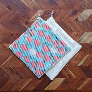 Reusable Kitchen Scrubby  Dish Cloths - Set of 2- Apples Print