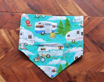 Pañuelo para perro hecho a mano con estampado de caravana – Pañuelo para atar
