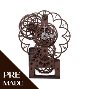 Hölzerne moderne kinetische Schreibtischuhr - komplett montiertes Schreibtischdekor | Gebrauchsfertige funktionale Kunst