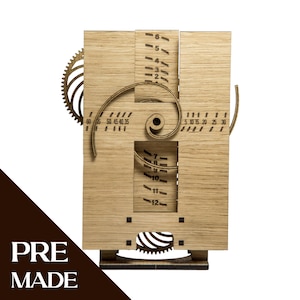 Relógio de mesa de madeira com engrenagens Fibonacci – Totalmente montado, mecanismo de quartzo silencioso | Arte funcional inspirada na matemática